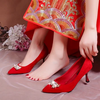 Червени сватбени обувки е с дължина 8 см, луксозни сватбени обувки на тънък ток, с перлената ключалката и кристали, Дамски фини обувки на висок ток от зелен велур с остри пръсти