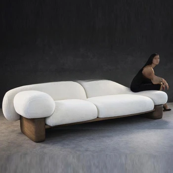 Директен диван със специална форма за трима човека в хола за четирима души